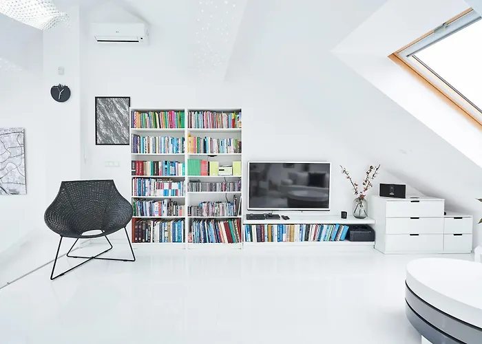Unique Design Loft In Middle Of Centre Of Old Town With Netflix